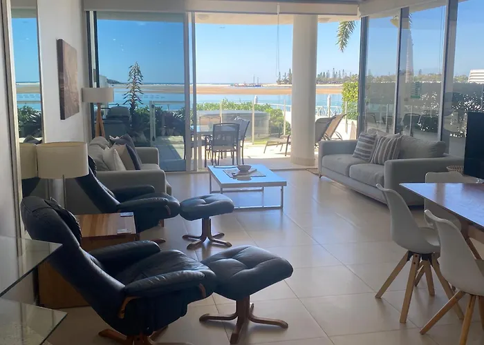 5 star hotels Waves Maroochy River